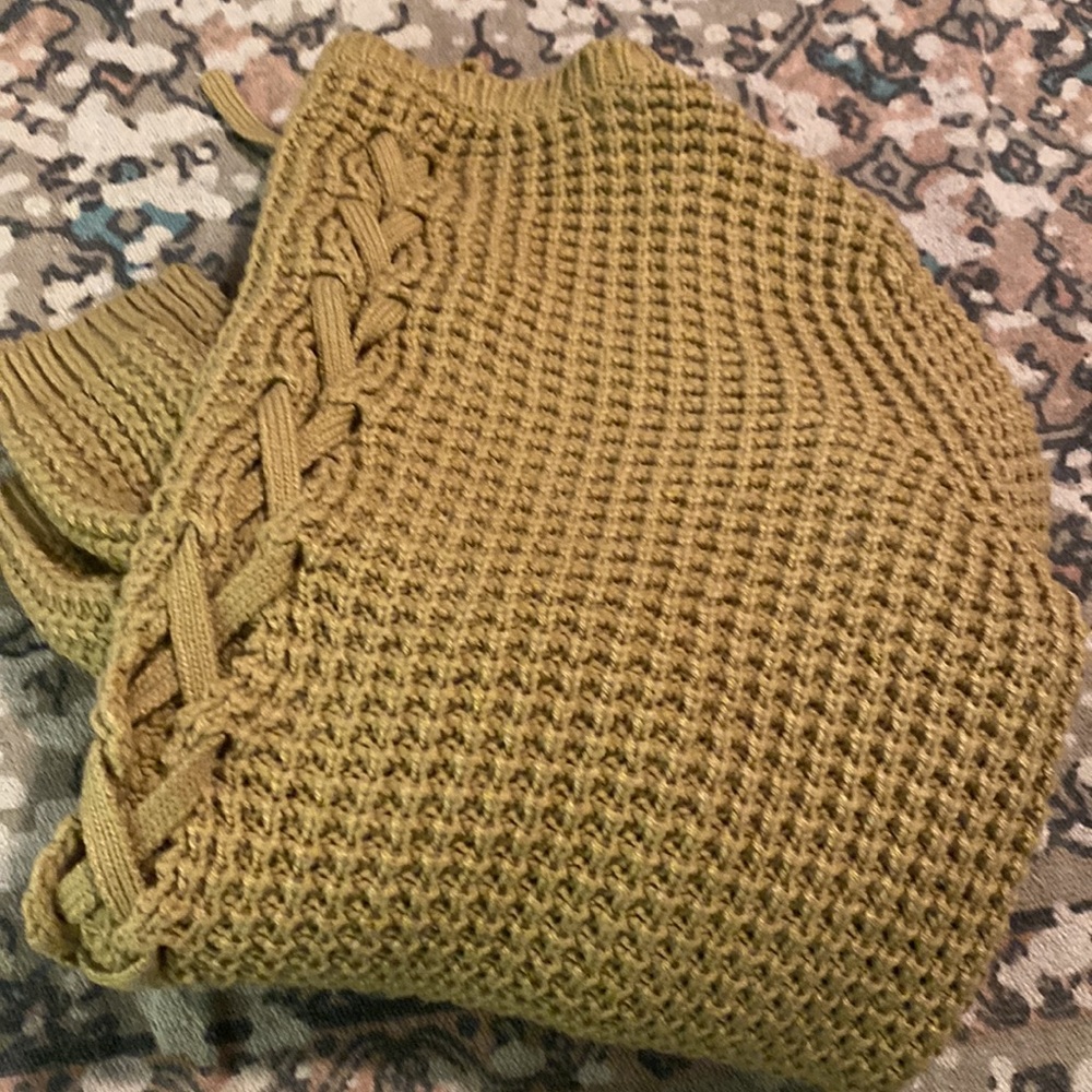 Alya Juniors Size Large Tan Sweater